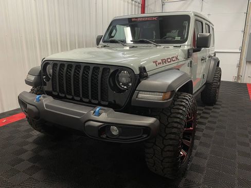 Used 2023 Jeep Wrangler Unlimited w/ Sun & Screen Package AWD/4WD image 12