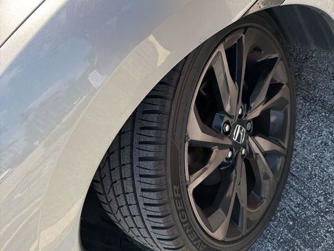 Used 2018 Honda Civic Sport image 9