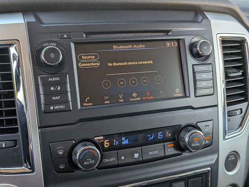 Used 2019 Nissan Titan SL AWD/4WD image 21