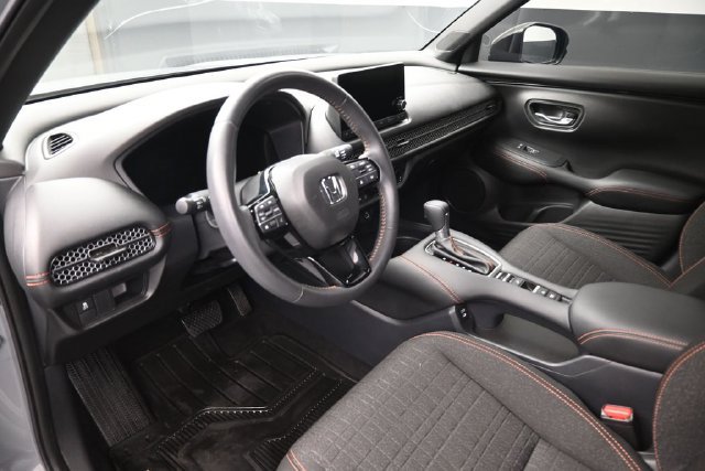 Used 2025 Honda HR-V Sport image 18