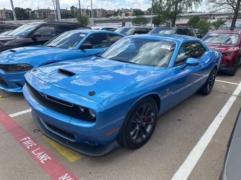 Used 2023 Dodge Challenger R/T w/ Performance Handling Group image 2