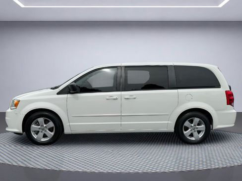 Used 2013 Dodge Grand Caravan SE FWD image 3