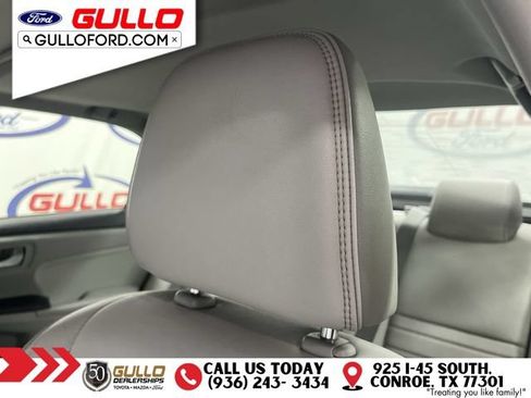 Used 2017 Toyota Camry XLE w/ Moonroof Package FWD image 18