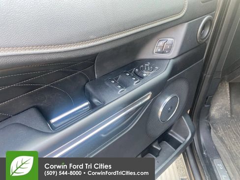 Used 2018 Ford Expedition Max Platinum AWD/4WD image 8