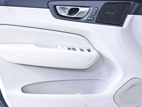 Certified 2023 Volvo XC60 B5 Plus w/ Climate Package FWD image 8