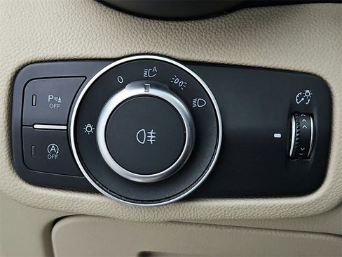 Used 2018 Alfa Romeo Giulia Ti w/ Quick Order Package 22X Lusso image 34