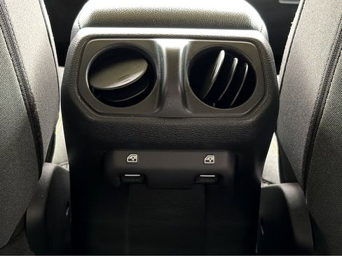 Used 2024 Jeep Wrangler Sport S image 17