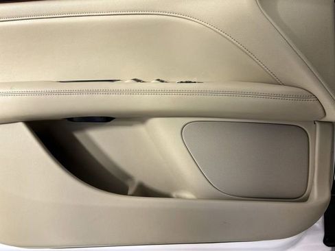Used 2017 Lincoln MKZ Reserve FWD image 25
