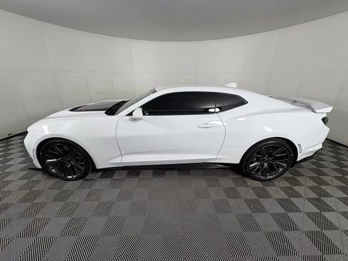 Used 2020 Chevrolet Camaro ZL1 image 4