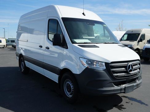 Used 2024 Mercedes-Benz Sprinter 144 Cargo image 3