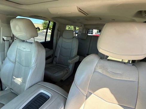 Used 2019 Cadillac Escalade ESV Premium Luxury RWD image 5