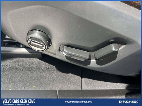 Used 2024 Volvo XC60 B5 Plus AWD/4WD image 17
