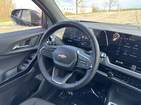 Used 2025 Chevrolet Equinox LT FWD image 20