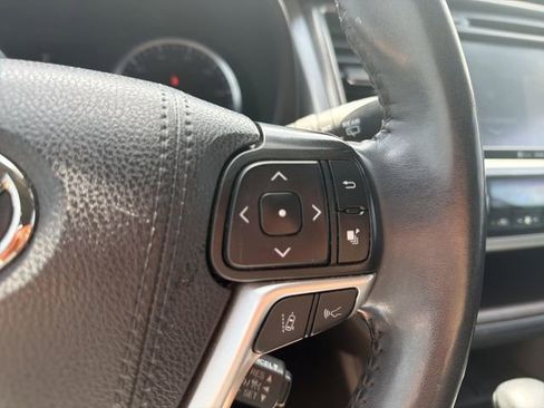 Used 2019 Toyota Highlander Limited image 30