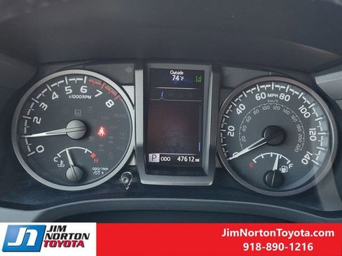Used 2020 Toyota Tacoma TRD Off-Road image 18