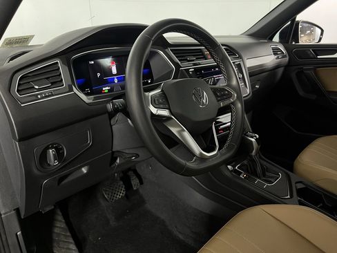 Used 2023 Volkswagen Tiguan SE image 23