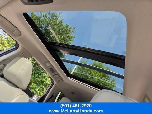 Used 2023 Nissan Pathfinder SL w/ SL Premium Package AWD/4WD image 8