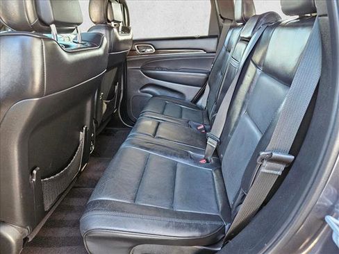 Used 2018 Jeep Grand Cherokee Overland w/ Trailer Tow Group IV image 21