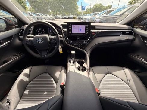 Used 2024 Toyota Camry SE FWD image 27