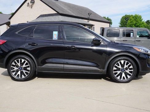 Used 2020 Ford Escape SE Sport FWD image 2