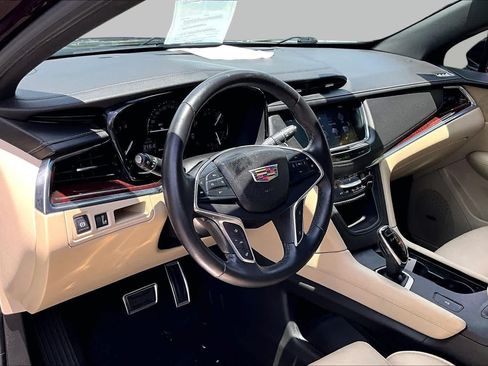 Used 2017 Cadillac XT5 Luxury w/ Driver Awareness Package FWD image 18