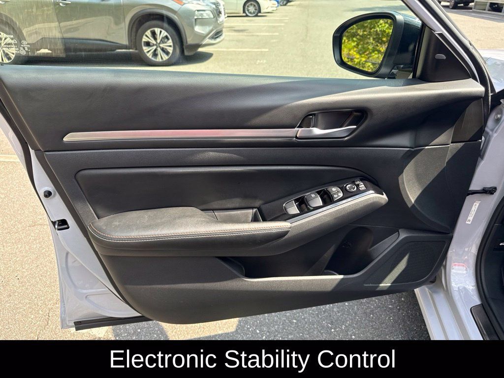 Certified 2024 Nissan Altima 2.0 SR FWD image 13