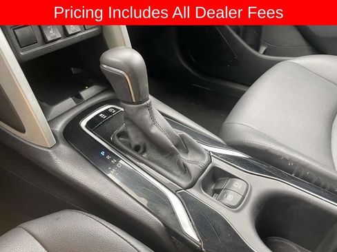 Used 2025 Toyota Corolla Cross XLE AWD/4WD image 33