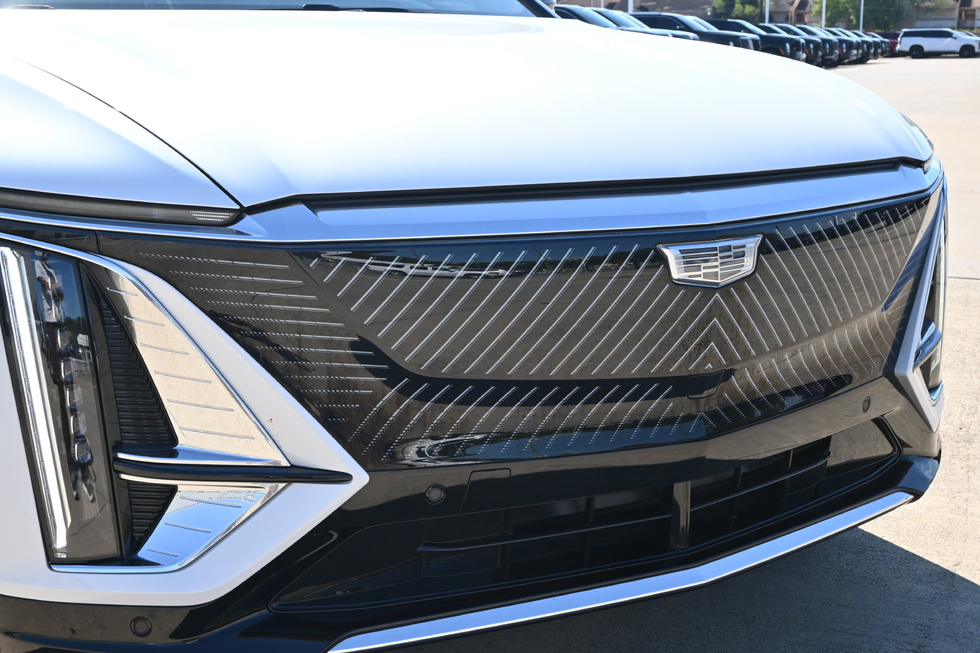 Used 2024 Cadillac Lyriq Tech RWD image 28