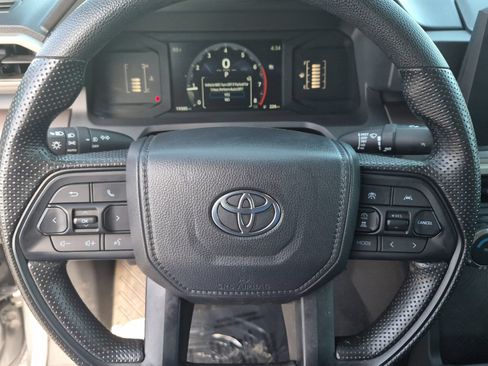 Certified 2025 Toyota Tacoma SR5 AWD/4WD image 20