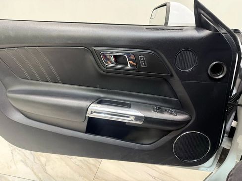 Used 2017 Ford Mustang Premium image 25