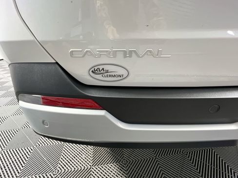 New 2026 Kia Carnival FWD image 5