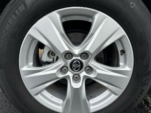 Used 2020 Toyota RAV4 XLE w/ Convenience Package image 27