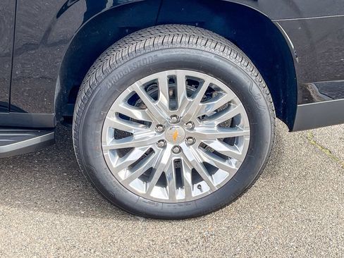 Used 2026 Chevrolet Suburban LS image 10