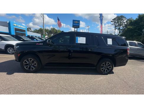 Used 2022 Chevrolet Suburban Z71 w/ Luxury Package AWD/4WD image 8