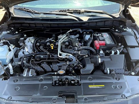 Used 2025 Nissan Altima 2.5 SV FWD image 30