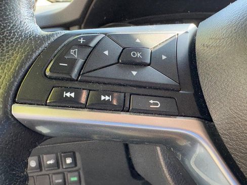 Used 2019 Nissan Rogue SV image 16