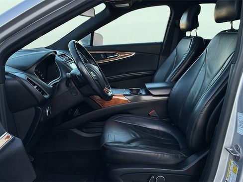 Used 2016 Lincoln MKX Reserve w/ Technology Package image 10