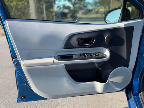 Used 2012 Toyota Prius C One image 28