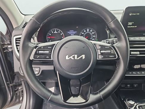 Used 2022 Kia Seltos EX image 27