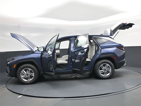 New 2026 Hyundai Tucson SE image 30