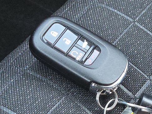 Used 2025 Honda HR-V Sport image 36