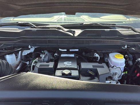 Used 2024 RAM 3500 Limited w/ Towing Technology Group image 31