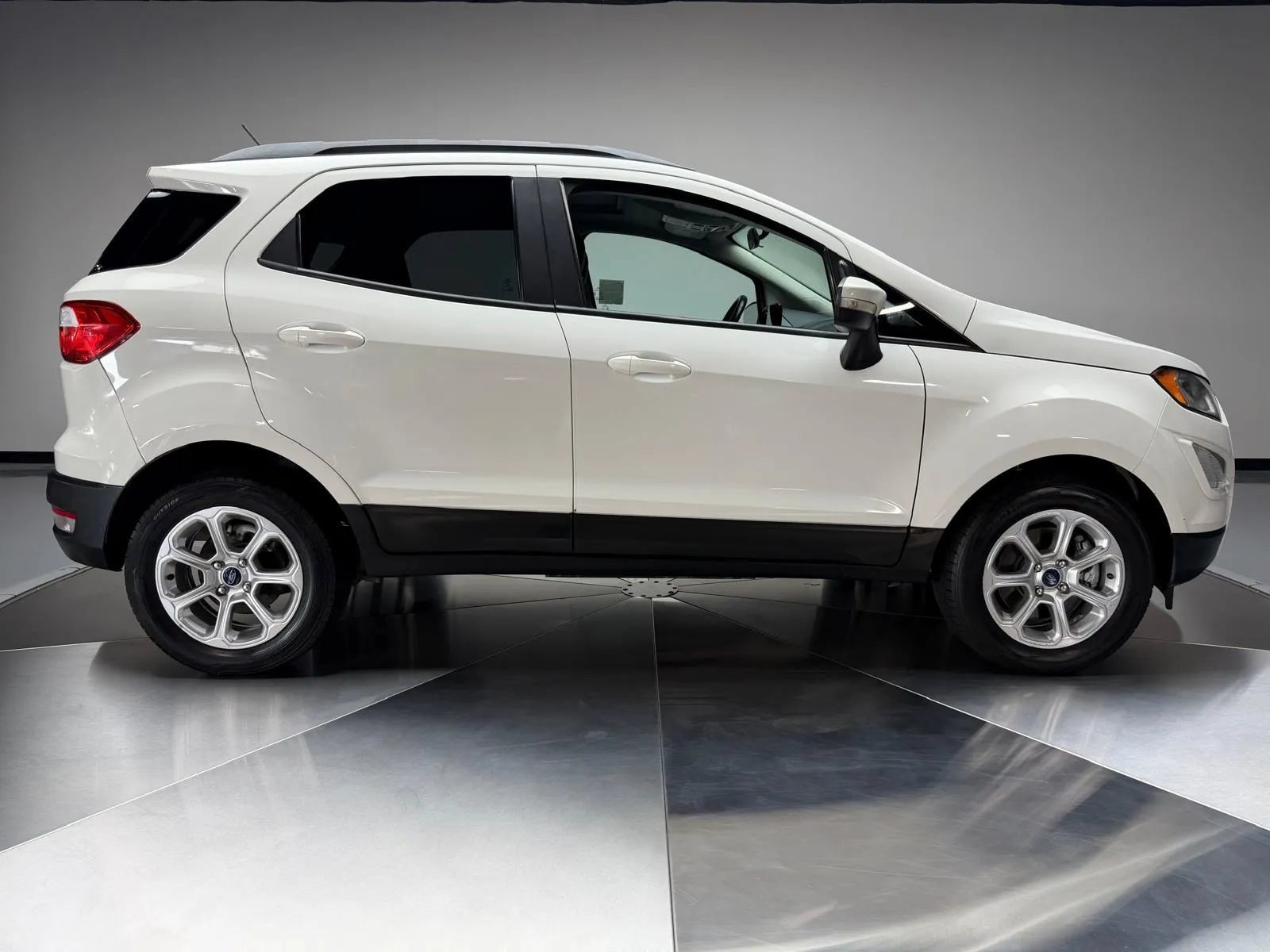 Used 2019 Ford EcoSport SE w/ SE Convenience Package FWD image 6