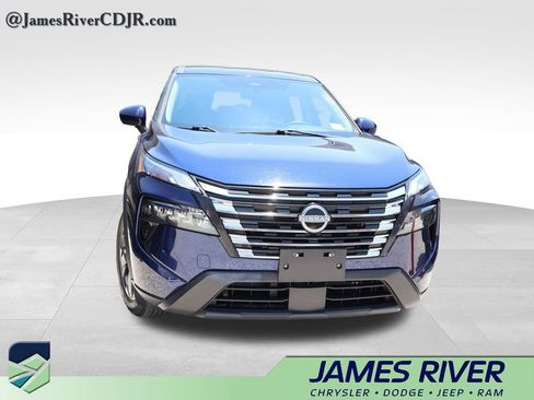 Used 2025 Nissan Rogue SV AWD/4WD image 7