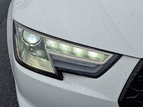 Used 2019 Audi A4 2.0T Premium w/ Convenience Package image 9