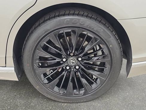 Used 2018 Lexus LS 500 AWD w/ Interior Upgrade Package image 31