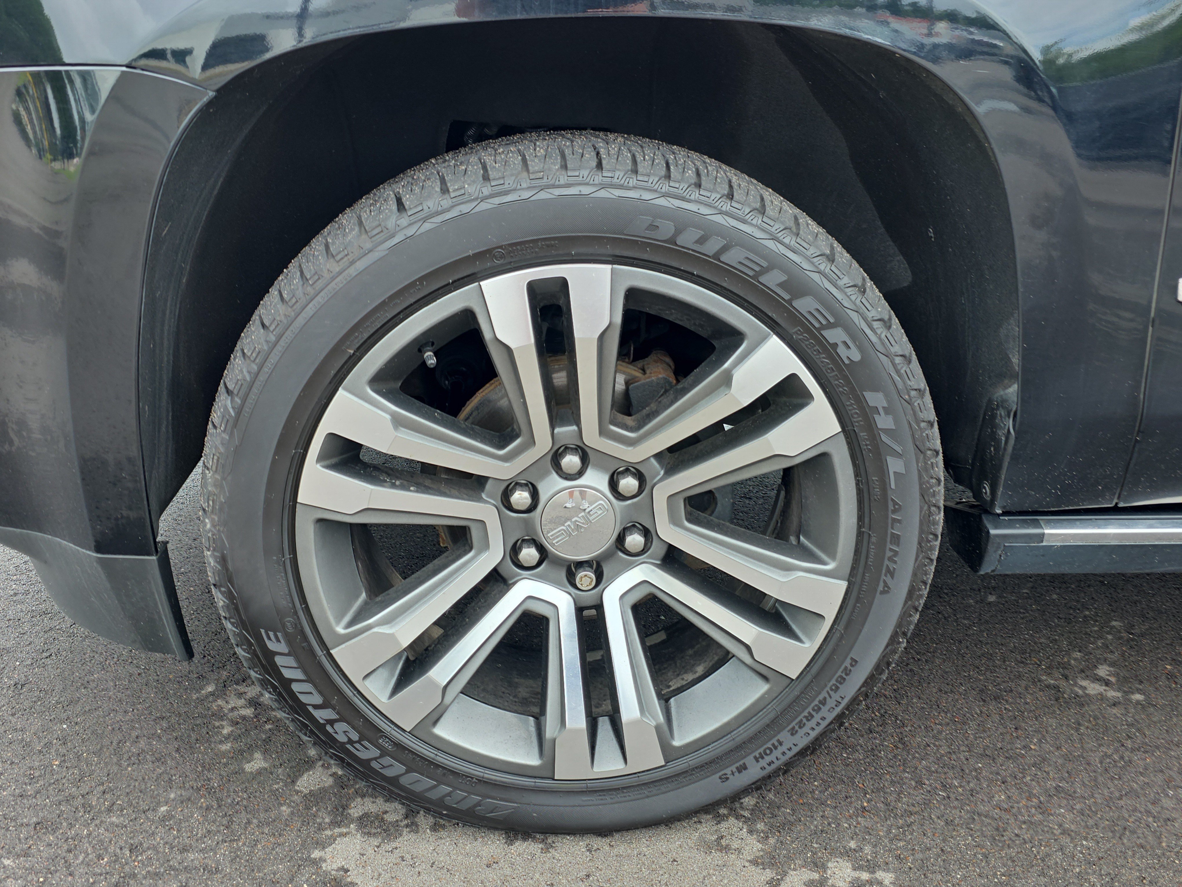 Used 2020 GMC Yukon Denali w/ Denali Premium Package AWD/4WD image 9