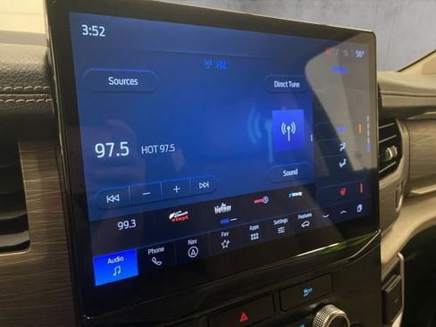 Used 2022 Ford Expedition Limited image 11