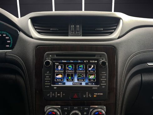 Used 2017 Chevrolet Traverse Premier image 18