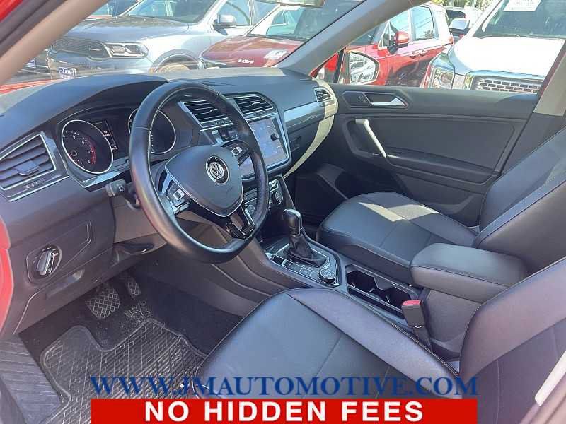 Used 2018 Volkswagen Tiguan SEL AWD/4WD image 2